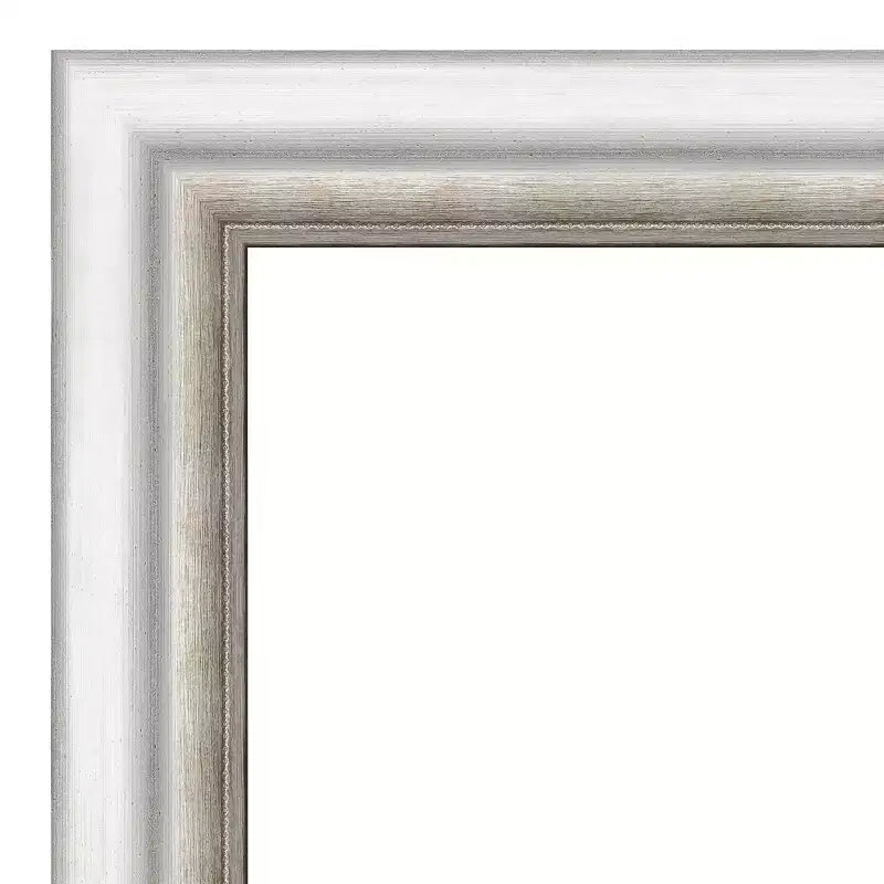 Espejo de pared plateado para baño sin bisel de 33" x 27" - Amanti Art: Rectangular moderno, incluye accesorios de montaje