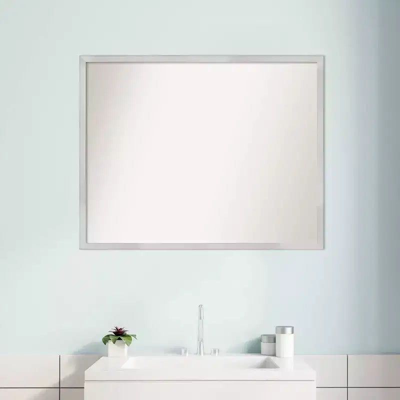 Espejo de baño de pared de madera plateada Svelte sin bisel de 30" x 24" - Amanti Art: Rectangular moderno, para montaje en pared