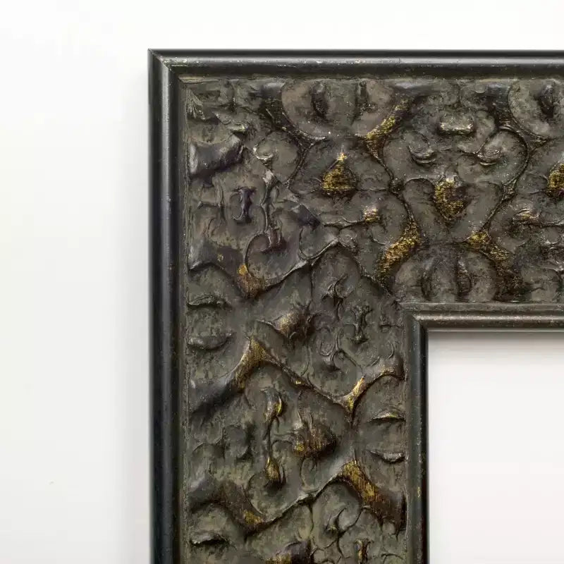 Espejo de pared de madera negra repujado Intaglio sin bisel de 23 x 29 pulgadas - Amanti Art