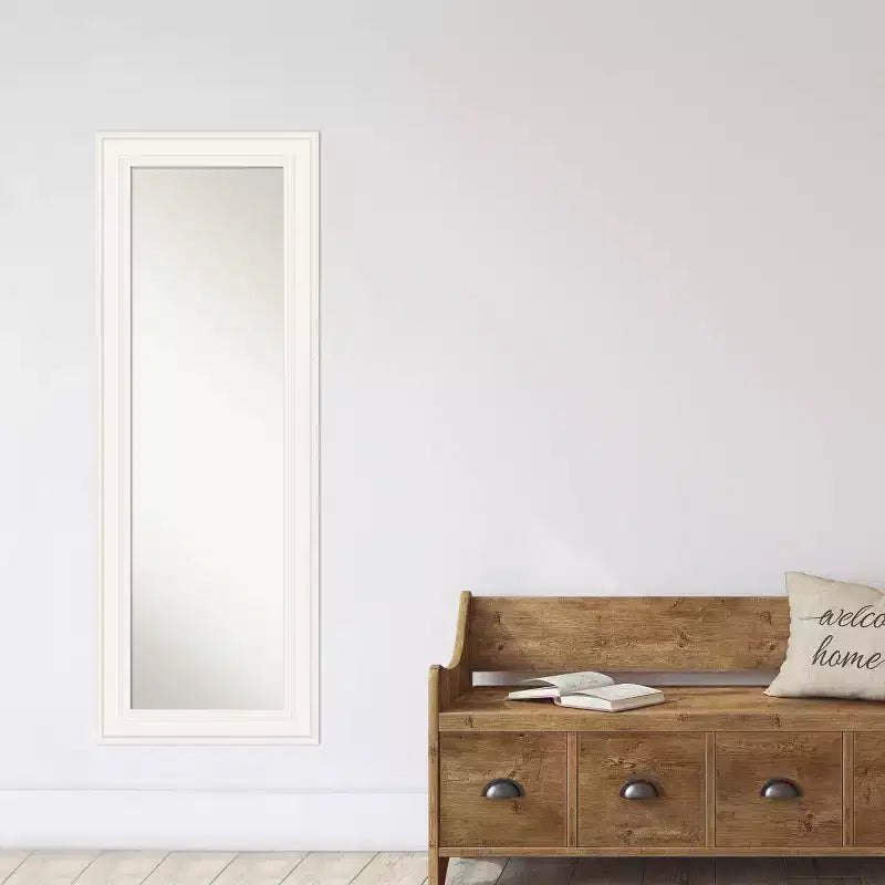 Espejo de puerta de cuerpo entero de 20 x 54 pulgadas, sin bisel, color blanco, para colgar en la puerta, marca Amanti Art: Marco de poliestireno, incluye accesorios de montaje