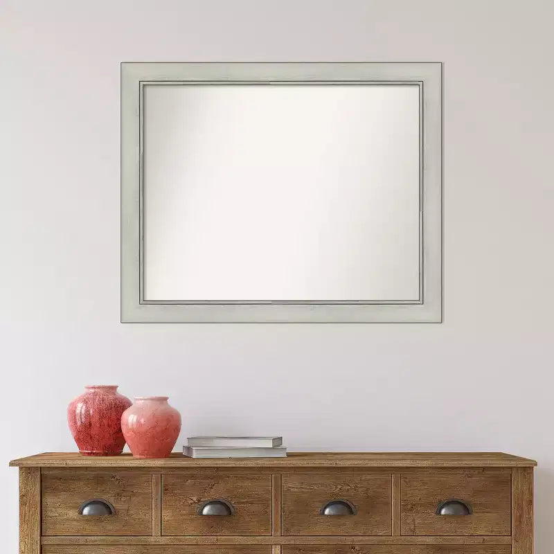 Espejo de pared Flair Silver Patina de 32" x 26": Rectangular moderno, incluye accesorios de montaje - Amanti Art