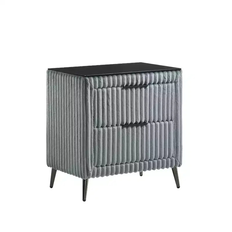 Mesa de noche tapizada en pana de canalé ancho Mavela de Roundhill Furniture