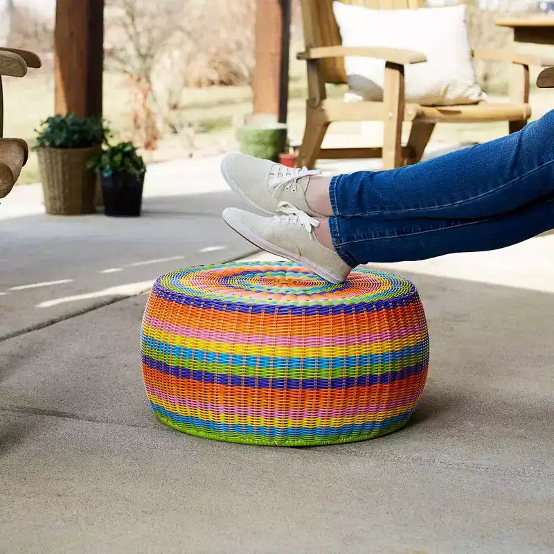 Mesa otomana de resina tejida a mano