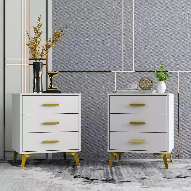 Mesita de noche Famapy Chic blanca: Almacenamiento elegante con detalles dorados
