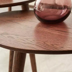 GDFStudio Mesa de centro ovalada de madera maciza de roble Beau Mid-Century Modern de 25,59 pulgadas de ancho con tres patas