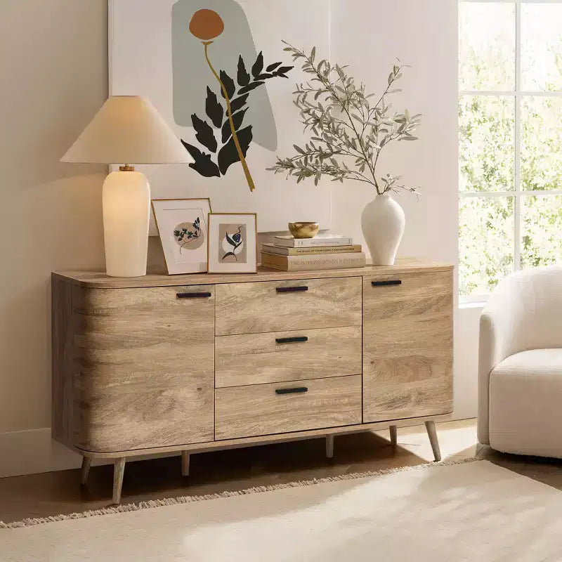 LuxenHome Aparador Alacena con Almacenamiento, Gabinete Consola de Acabado en Roble Natural de Madera Manufacturada de 59'' de Ancho con 2 Puertas y 3 Cajones