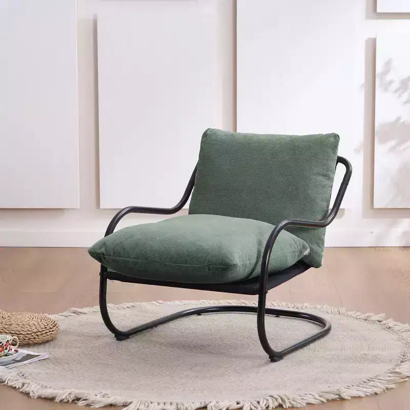 Sillón decorativo moderno y curvo FERPIT con tapicería de lino sintético, cómodo sillón con estructura de metal y cojines