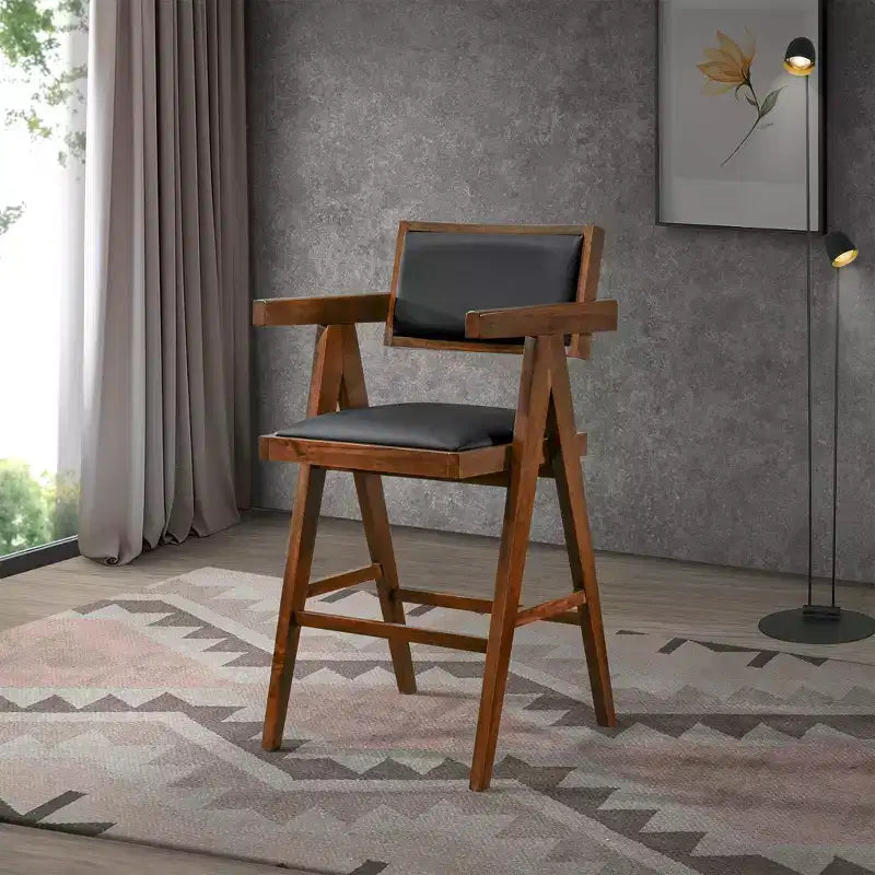 Christopher Knight Home Hamilton taburete con brazos para mostrador tapizado de piel sintética y madera maciza, de estilo moderno de mediados de siglo, de 26" (Juego de 2)
