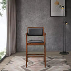 Christopher Knight Home Hamilton taburete con brazos para mostrador tapizado de piel sintética y madera maciza, de estilo moderno de mediados de siglo, de 26" (Juego de 2)