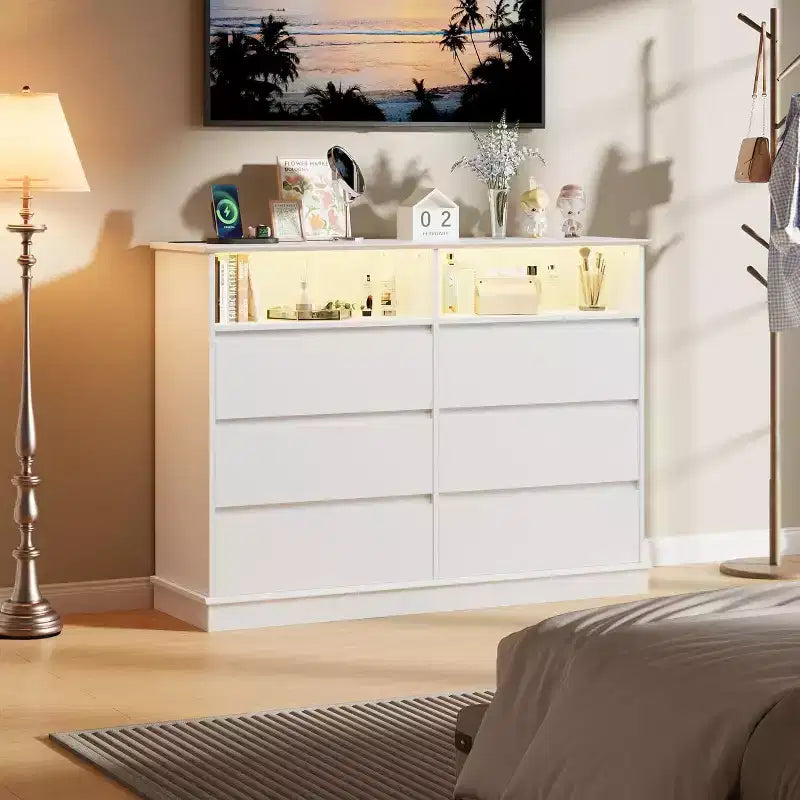 Cómoda blanca para dormitorio, cómoda de 6 cajones con luces LED y estación de carga, para sala de estar, pasillo