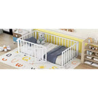 Marco de cama Okak Moderno de suelo con valla de seguridad y puerta, Marco de cama infantil de metal para niños y niñas, Fácil de montar