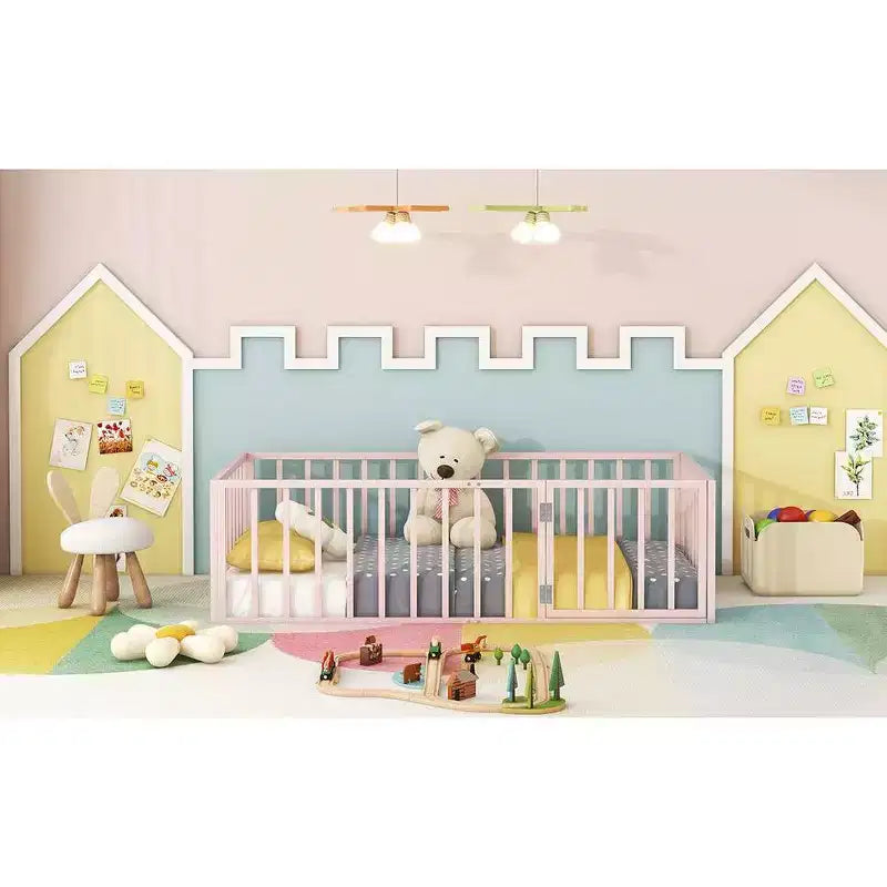 Marco de cama Okak Moderno de suelo con valla de seguridad y puerta, Marco de cama infantil de metal para niños y niñas, Fácil de montar