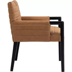 Meridian Furniture, Silla de comedor con brazos Aimee de piel vegana