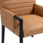 Meridian Furniture, Silla de comedor con brazos Aimee de piel vegana
