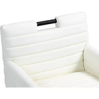 Meridian Furniture, Silla de comedor con brazos Aimee de piel vegana