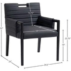 Meridian Furniture, Silla de comedor con brazos Aimee de piel vegana