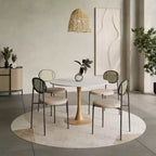 Mesa de comedor redonda LeisureMod Bristol 40 con tablero de piedra sinterizada y base de pedestal de acero y madera natural para cocina y comedor modernos