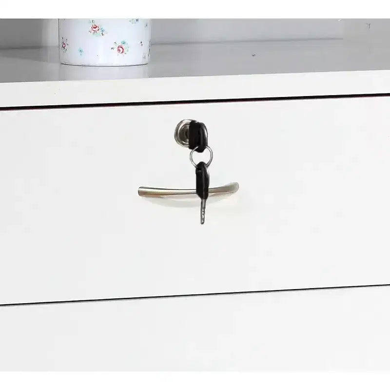 Cómoda moderna Okak Sleek de 5 cajones con rieles metálicos silenciosos y cerradura superior de metal para ropa