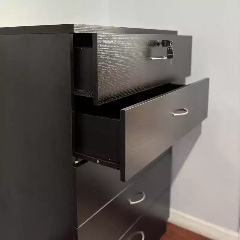 Cómoda moderna Okak Sleek de 5 cajones con rieles metálicos silenciosos y cerradura superior de metal para ropa