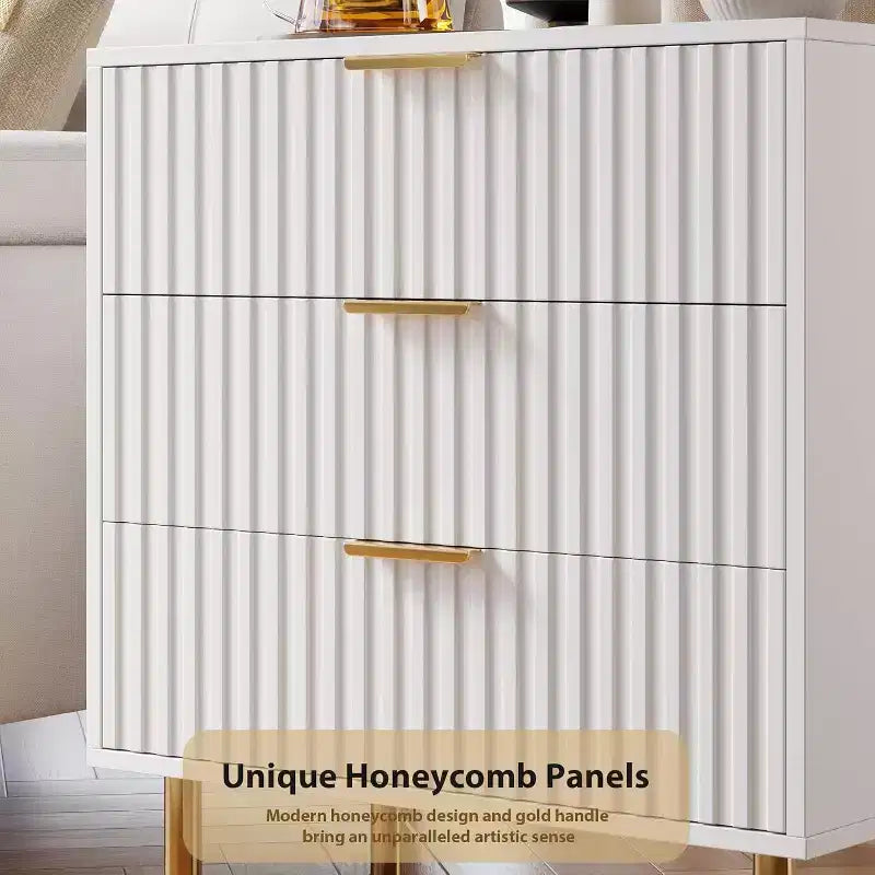 Cómoda de 3 cajones Coolmee para dormitorio, mesita de noche moderna estriada con cajones profundos, cómoda con parte superior ancha, organizador de cómoda de madera, mesa auxiliar
