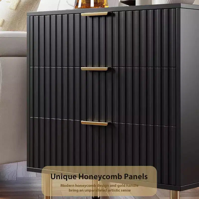 Cómoda de 3 cajones Coolmee para dormitorio, mesita de noche moderna estriada con cajones profundos, cómoda con parte superior ancha, organizador de cómoda de madera, mesa auxiliar