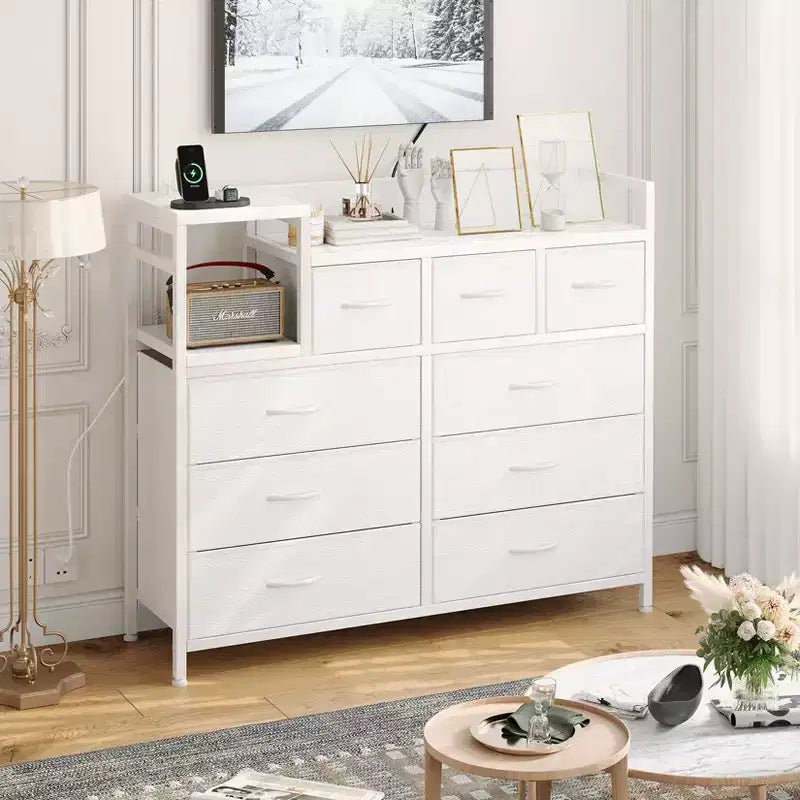Cómoda de dormitorio de 9 cajones y soporte para TV | Multifuncional con estación de carga incorporada, cómoda alta para organización de armarios, apartamentos