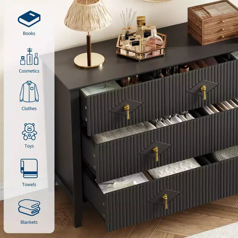 Cómoda de 7 cajones para dormitorio, cómoda de madera de 137 cm de ancho con tiradores de metal, organizador de ropa estriado, mueble de TV para pasillo