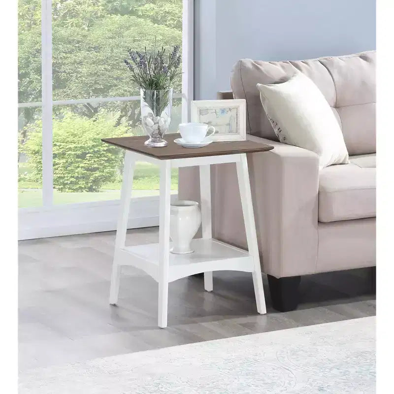 Mesita auxiliar HomeStock Belmont con diseño de estante abierto moderno de mediados de siglo, tapa de MDF chapado y patas de madera de caucho para sala de estar u oficina