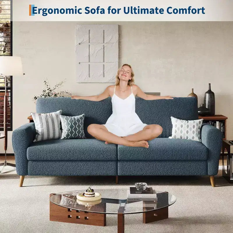 Sofá moderno de 84 pulgadas, sofá grande de 3 plazas con reposabrazos aerodinámicos, sofá de dos plazas de bouclé con patas de madera, sofá cómodo para sala de estar, apartamento, salón