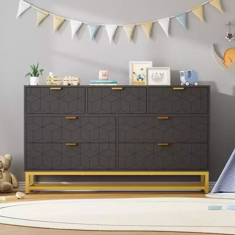 Cómoda para dormitorio, 7 cajones con tiradores y patas de metal dorado, cómoda moderna para armario