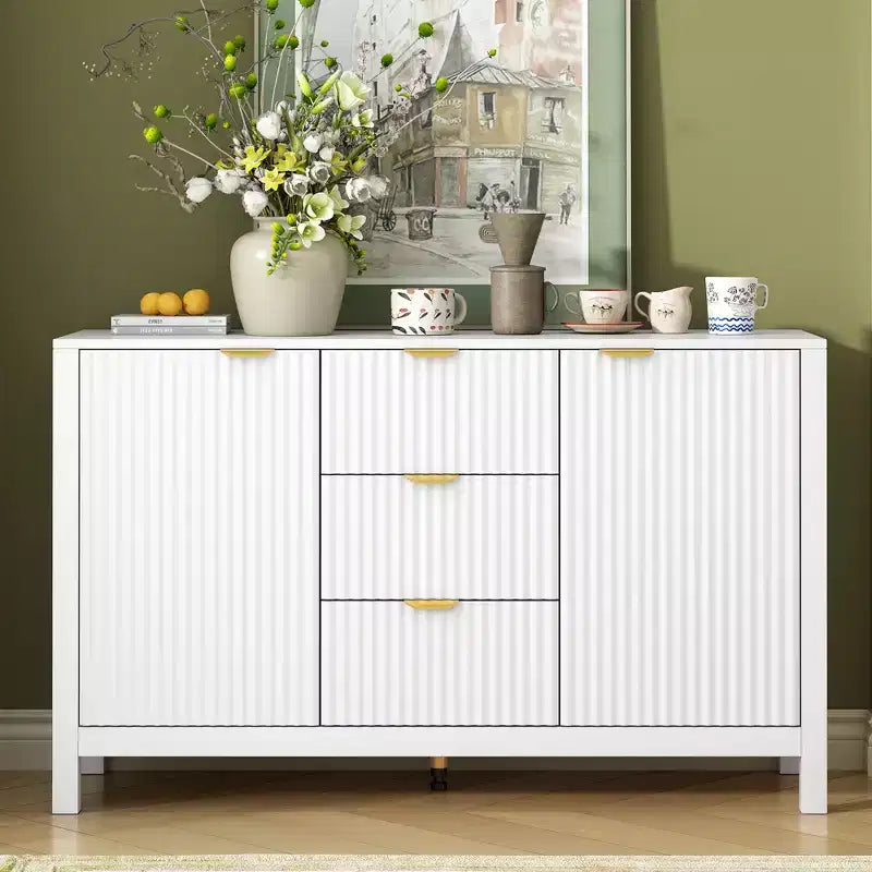Aparador Clihome con diseño ondulado - 3 estantes ajustables, 3 cajones y puertas de cierre suave, mesa consola de almacenamiento con tiradores de metal