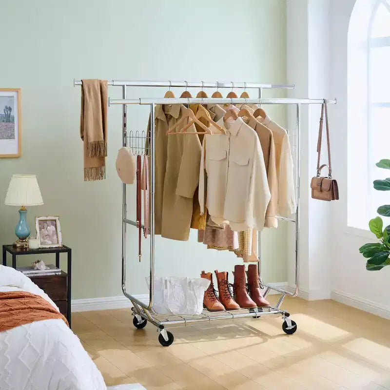 Okak Perchero de Doble Almacenamiento con Estantes, Perchero Independiente con Ruedas y Diseño Plegable, Recibidor para Salón, Dormitorio, Plateado