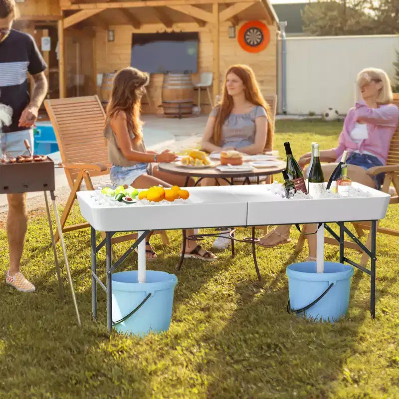 Mesa de hielo plegable Costway de 5 pies con doble fregadero, faldón desmontable, mesa refrigeradora
