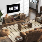 Mueble de TV SUGIFT moderno de mediados de siglo para televisores de 55-65 pulgadas, consola multimedia bohemia con puertas acanaladas, gabinetes de almacenamiento y estante abierto
