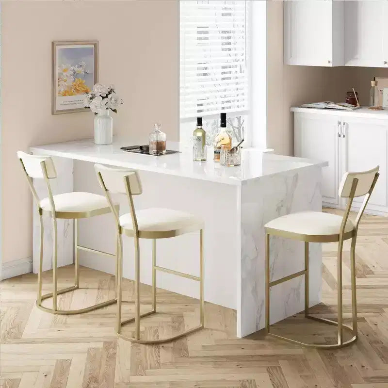 Juego de 4 taburetes de bar, taburetes de bar de altura de encimera con respaldo alto con tapicería de terciopelo blanco y patas de metal dorado, taburetes de isla de cocina acolchados suaves, sillas de bar