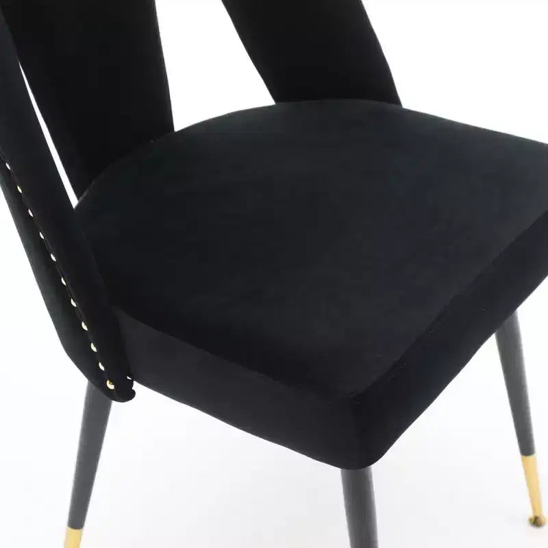 Juego de 2 sillas de comedor tapizadas en terciopelo, sillas decorativas con ribete de tachuelas y patas de metal negro con punta dorada para cocina o comedor - Panipeachy