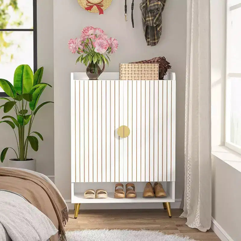 Zapatero Lantine con puertas, zapatero de 6 niveles con estantes ajustables para entrada, pasillo, armario, sala de estar, blanco y dorado