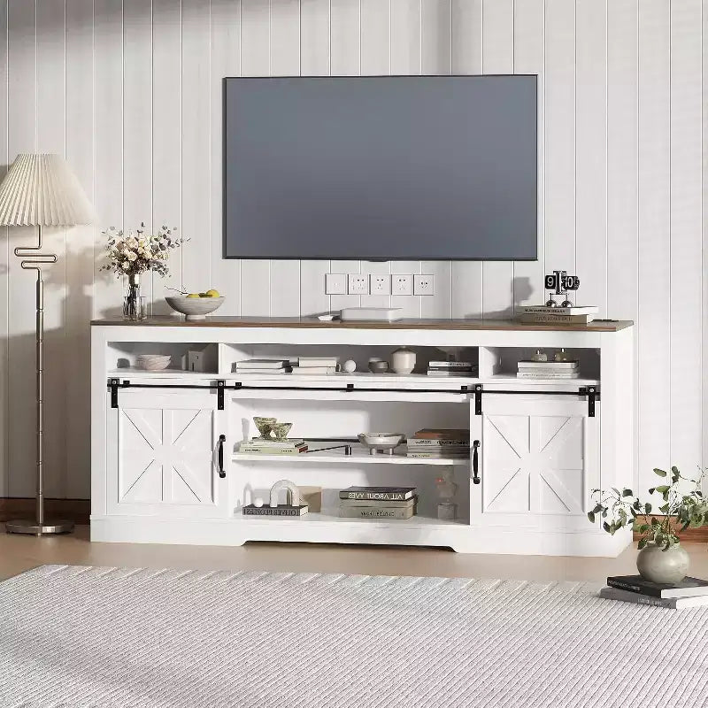Mueble para TV de granja para televisores de 75 pulgadas con almacenamiento semiabierto, estante ajustable y puertas corredizas, consola multimedia de 66 pulgadas para sala de estar