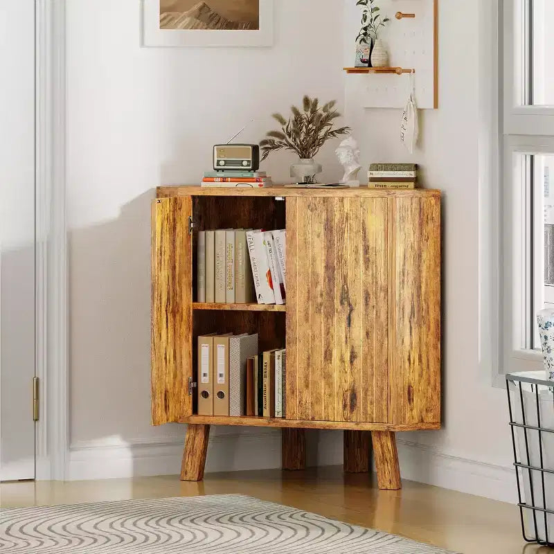 Gabinete esquinero rústico de 3 niveles con estante ajustable, mesa esquinera de madera con puertas y mesa auxiliar triangular para sala de estar y cocina