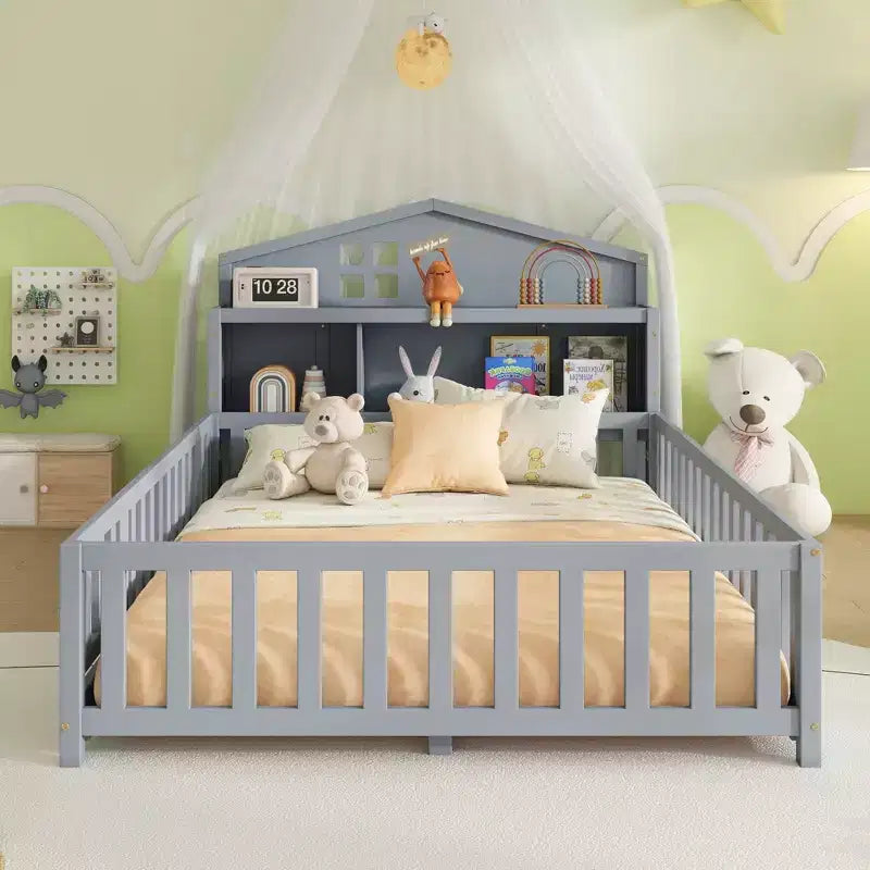 Cama de suelo Bellemave estilo Montessori con estantería y pizarra, cama de plataforma de madera maciza con barandillas y cabecero de almacenamiento para niños y adolescentes