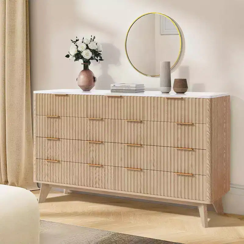 Acekool Cómoda de 9 cajones con tapa de mármol sintético, moderna cómoda estriada, organizador de almacenamiento amplio para dormitorio o sala de estar, roble natural