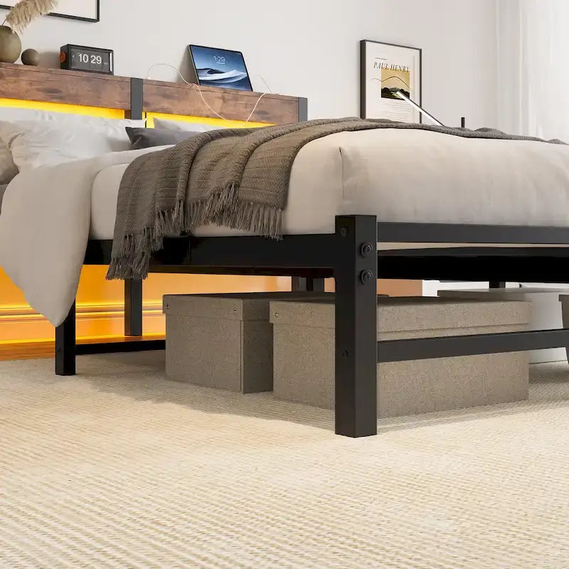 Base de cama de metal tamaño queen con cabecero de madera, luces RGB y estante de almacenamiento