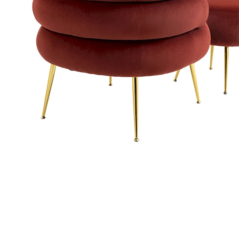Sillón tapizado de barril color rojo vino con otomana y patas de metal