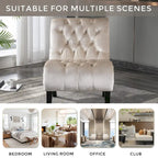 Sillón decorativo de terciopelo beige con capitoné y patas de madera