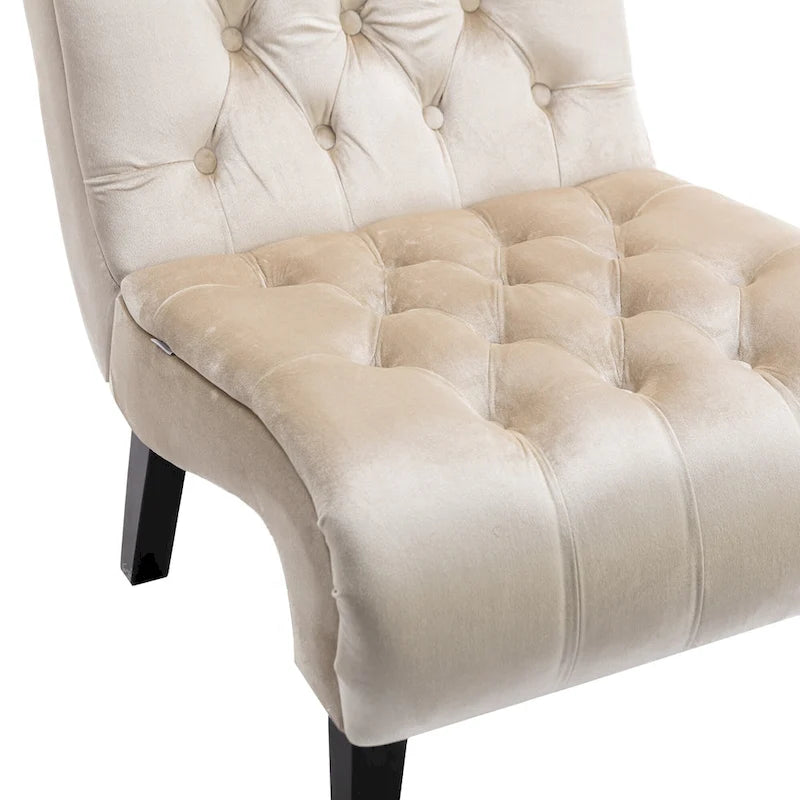 Sillón decorativo de terciopelo beige con capitoné y patas de madera