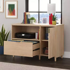 Aparador de oficina Clifford Place, arce natural - Sauder: Mueble para dispositivos multimedia con estante ajustable y almacenamiento de archivos