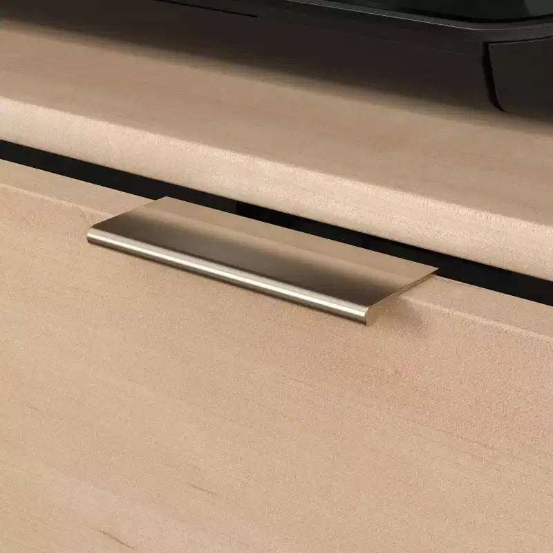 Aparador de oficina Clifford Place, arce natural - Sauder: Mueble para dispositivos multimedia con estante ajustable y almacenamiento de archivos