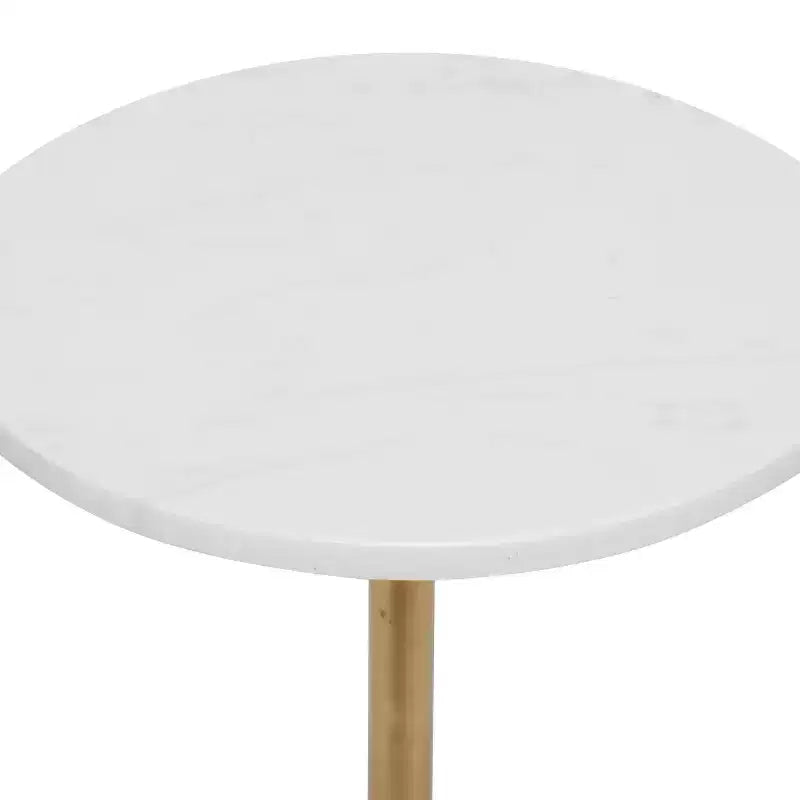 Mesa auxiliar de pedestal contemporánea de metal y mármol dorado - Olivia & May
