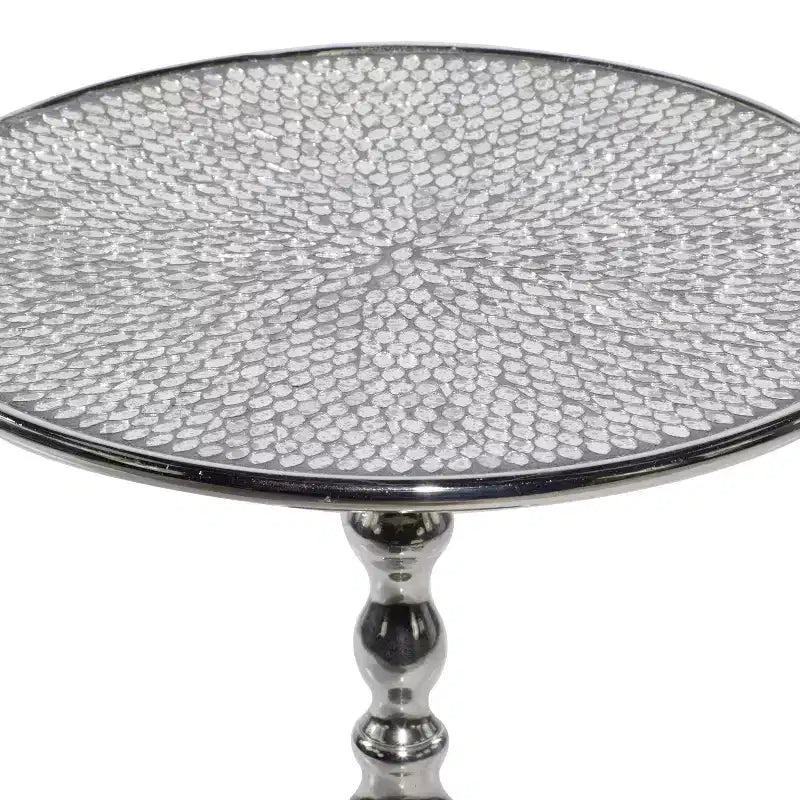 Mesa Pedestal de Aluminio Glam Plateada - Olivia & May: Acento Redondo de Lujo, 20" de Altura, Tablero de Metal, 15.6" de Ancho