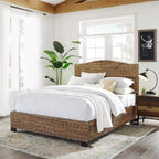 Cama Queen Serena de Hojas de Plátano - Crosley: Estilo Costero con Madera Contrachapada y Estructura de Madera, Diseño de Cabecera Curva